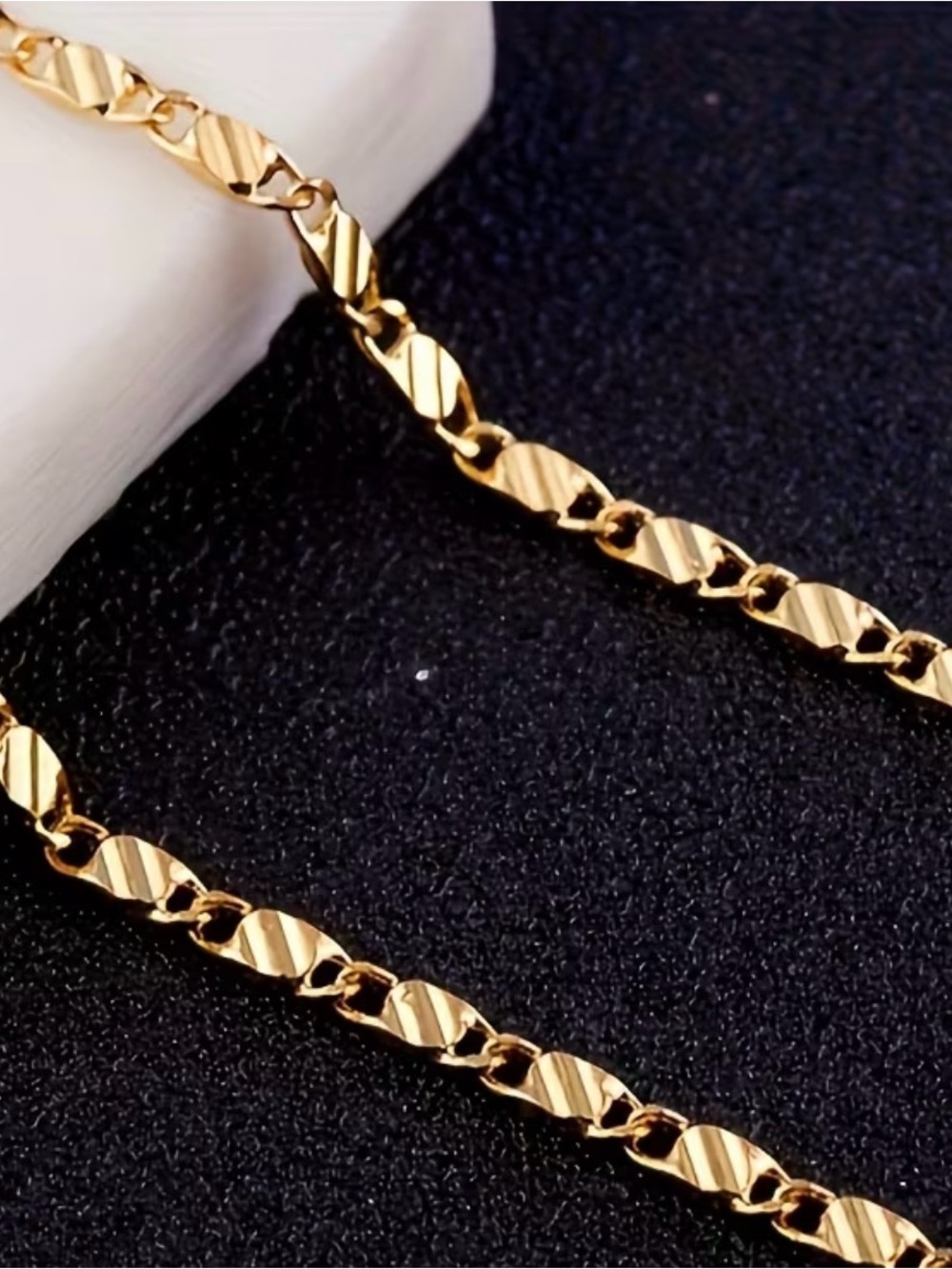 Classic Gold Textured Link Chain Necklace for Men